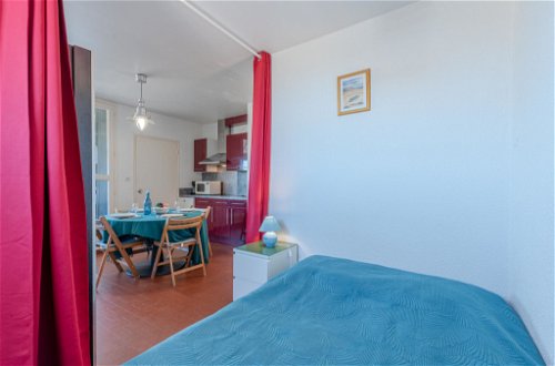 Foto 18 - Appartamento a Le Barcarès con vista mare