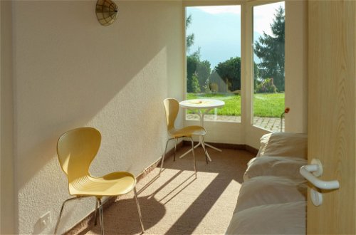 Foto 10 - Apartamento de 5 habitaciones en Spiez con jardín y sauna