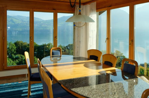 Foto 2 - Appartamento con 5 camere da letto a Spiez con giardino e sauna