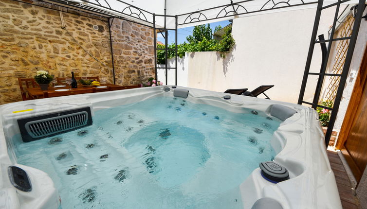 Photo 1 - 1 bedroom House in Sukošan with hot tub