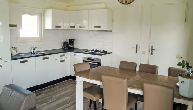 4 bedroom House in Dordrecht with swimming pool and terrace - Photo 3
