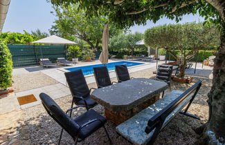 Foto 2 - Casa de 3 quartos em Brtonigla com piscina privada e jardim