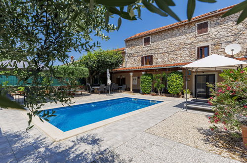 Foto 1 - Casa de 3 quartos em Brtonigla com piscina privada e jardim