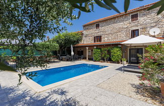 Photo 1 - 3 bedroom House in Brtonigla with private pool and garden