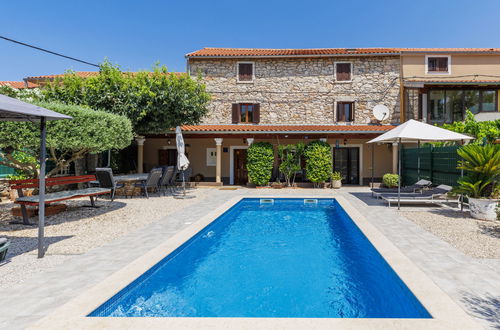 Foto 37 - Casa de 3 quartos em Brtonigla com piscina privada e jardim