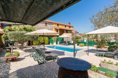 Photo 20 - Maison de 3 chambres à Brtonigla avec piscine privée et jardin