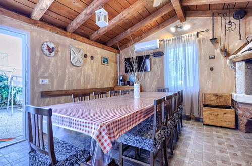 Foto 9 - Casa de 3 quartos em Brtonigla com piscina privada e jardim