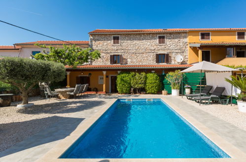 Photo 33 - Maison de 3 chambres à Brtonigla avec piscine privée et terrasse