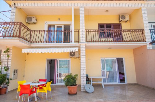 Foto 6 - Appartamento con 1 camera da letto a Trogir con terrazza e vista mare