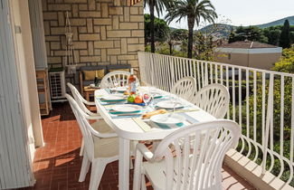 Photo 1 - Appartement de 3 chambres à Saint-Cyr-sur-Mer avec terrasse