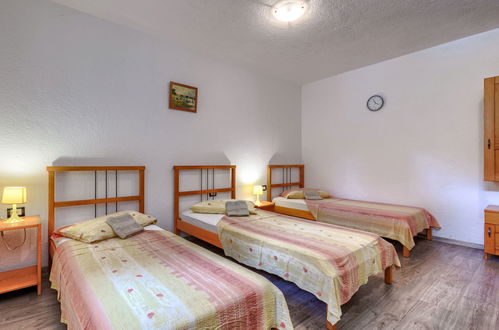 Foto 5 - Appartamento con 4 camere da letto a Žminj con piscina privata e giardino