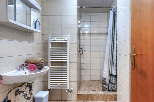 Foto 53 - Apartamento de 4 quartos em Žminj com piscina privada e jardim