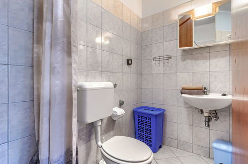 Foto 44 - Apartamento de 4 quartos em Žminj com piscina privada e jardim