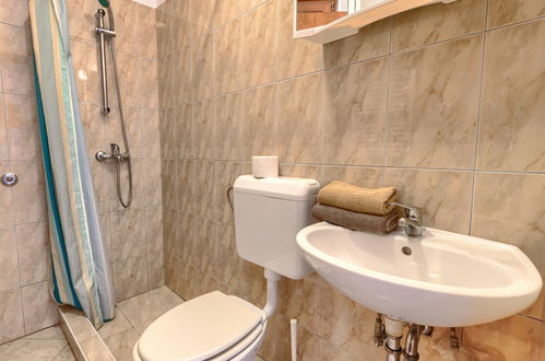 Foto 39 - Apartamento de 4 quartos em Žminj com piscina privada e jardim