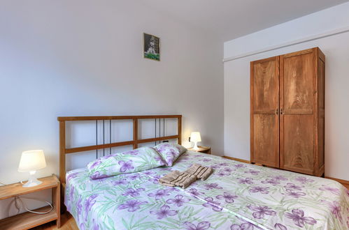 Foto 35 - Appartamento con 4 camere da letto a Žminj con piscina privata e giardino