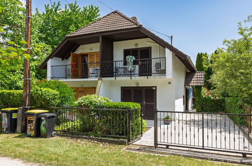 Foto 38 - Casa con 4 camere da letto a Balatonkenese con piscina privata e giardino