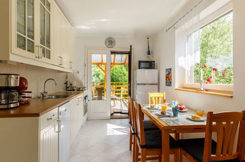 Photo 3 - Maison de 2 chambres à Balatonkenese avec jardin et vues sur la montagne