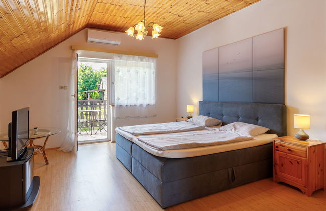 Casa de 2 quartos em Balatonkenese com jardim e terraço - Foto 5