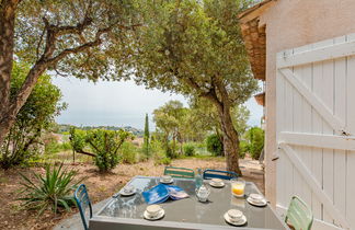 Foto 3 - Casa de 3 habitaciones en Roquebrune-sur-Argens con piscina privada y vistas al mar