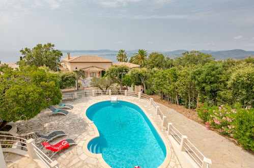 Foto 22 - Casa con 3 camere da letto a Roquebrune-sur-Argens con piscina privata e giardino