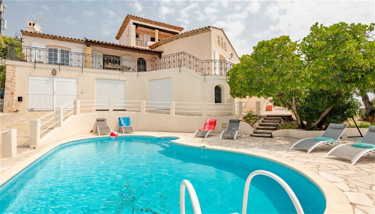 Foto 1 - Casa con 3 camere da letto a Roquebrune-sur-Argens con piscina privata e vista mare