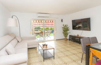 Photo 3 - 3 bedroom Apartment in Santa Susanna with swimming pool and garden