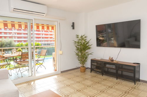 Photo 4 - 3 bedroom Apartment in Santa Susanna with swimming pool and garden