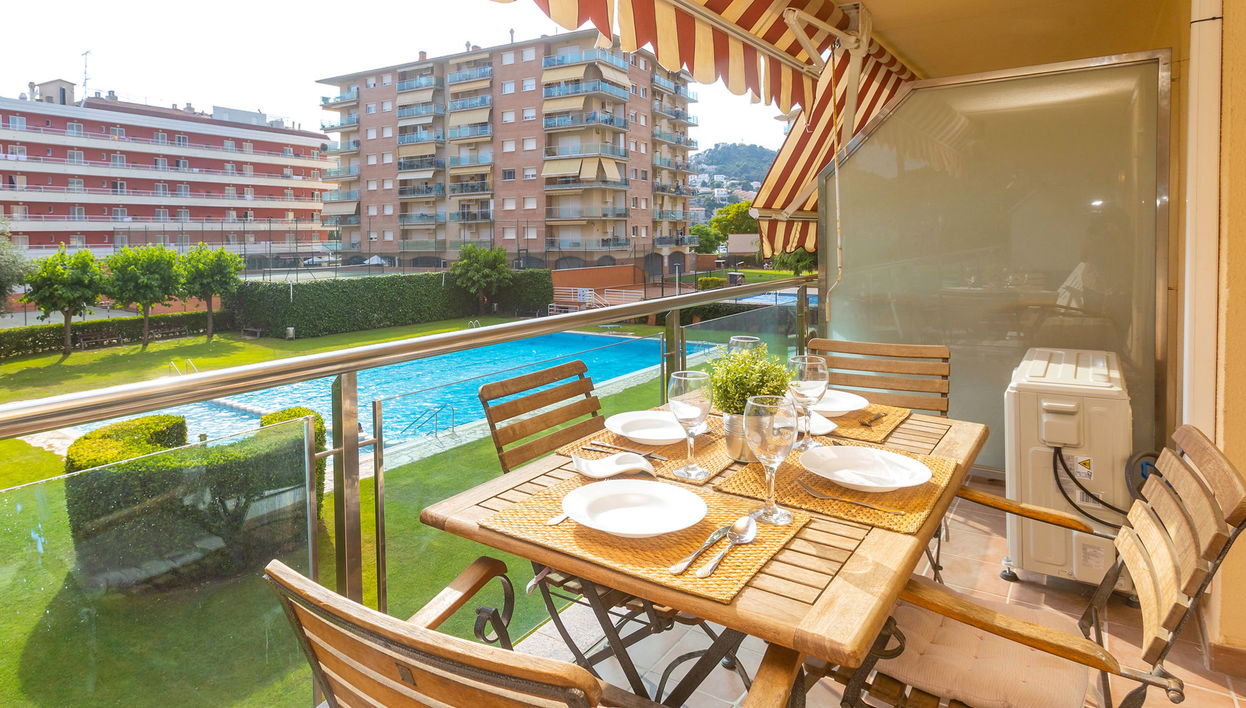 Apartment mit 4 Schlafzimmern in Santa Susanna mit schwimmbad und garten - Foto 1