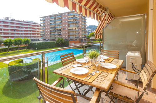 Photo 1 - Appartement de 3 chambres à Santa Susanna avec piscine et jardin