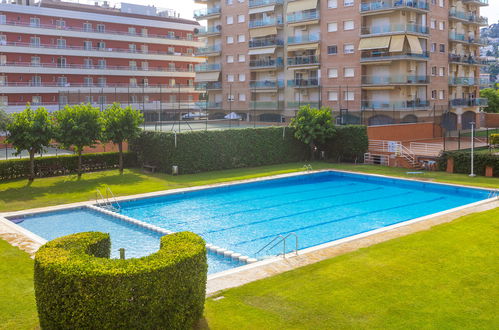 Photo 2 - Appartement de 3 chambres à Santa Susanna avec piscine et jardin