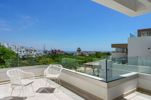 Foto 20 - Appartamento con 3 camere da letto a Estepona con piscina e vista mare