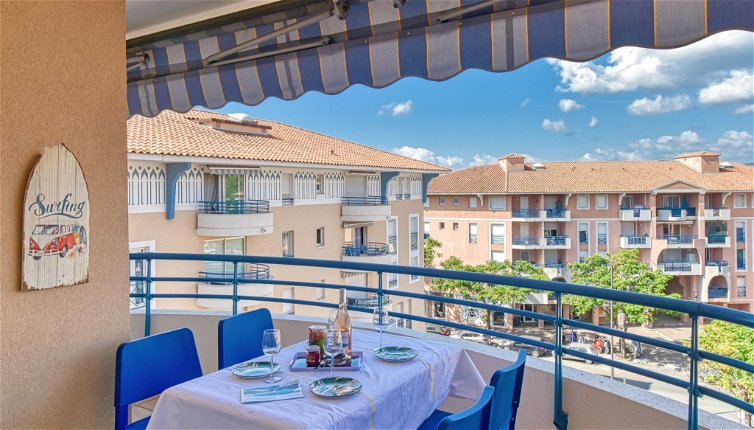Foto 1 - Appartamento con 1 camera da letto a Fréjus con terrazza e vista mare
