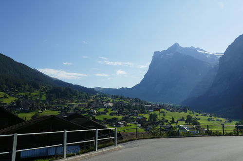 Foto 4 - Appartamento con 2 camere da letto a Grindelwald con vista sulle montagne