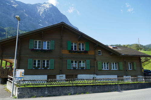 Foto 1 - Appartamento con 2 camere da letto a Grindelwald con vista sulle montagne