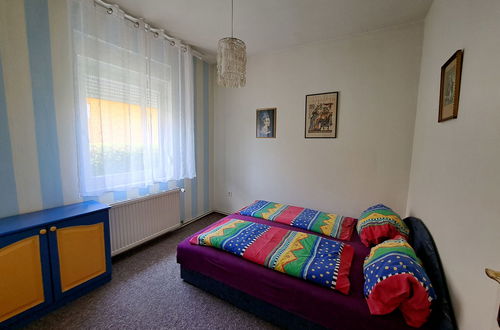 Foto 16 - Appartamento con 2 camere da letto a Balatonkeresztúr con terrazza