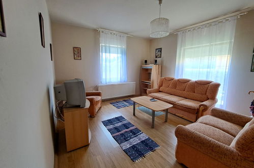 Foto 7 - Apartamento de 2 habitaciones en Balatonkeresztúr con jardín y terraza