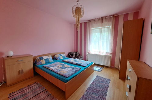 Foto 5 - Apartamento de 2 quartos em Balatonkeresztúr com terraço