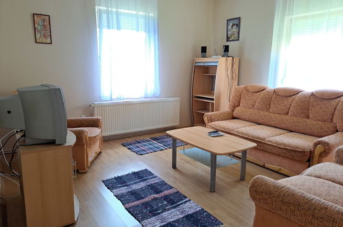 Photo 12 - 2 bedroom Apartment in Balatonkeresztúr with terrace