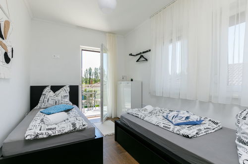 Foto 9 - Apartamento de 2 habitaciones en Balatonszárszó con jardín