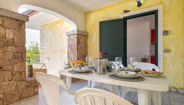 Apartamento de 3 quartos em Trinità d'Agultu e Vignola com piscina e jardim - Foto 2