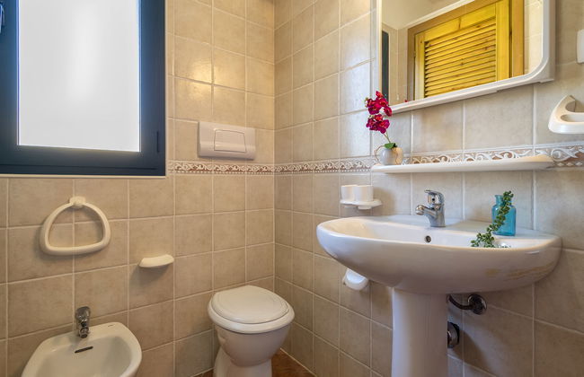 Apartamento de 3 quartos em Trinità d'Agultu e Vignola com piscina e jardim - Foto 19