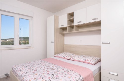 Foto 5 - Apartamento de 2 quartos em Trogir com vistas do mar