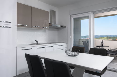 Foto 6 - Apartamento de 2 habitaciones en Trogir con vistas al mar