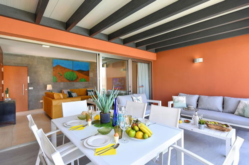 Photo 2 - 2 bedroom House in San Bartolomé de Tirajana with private pool and garden