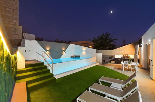 Foto 31 - Casa con 3 camere da letto a Spagna con piscina privata e giardino