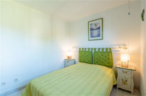 Foto 13 - Appartamento con 2 camere da letto a Cavalaire-sur-Mer con terrazza e vista mare