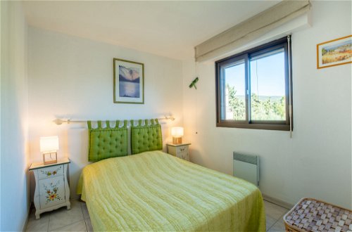 Foto 12 - Appartamento con 2 camere da letto a Cavalaire-sur-Mer con terrazza e vista mare