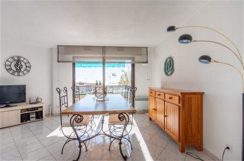 Photo 4 - Appartement de 2 chambres à Cavalaire-sur-Mer avec terrasse et vues à la mer