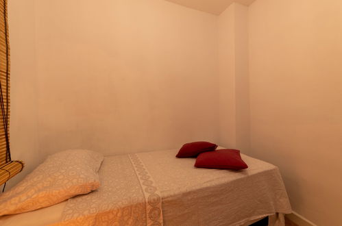 Foto 17 - Appartamento con 2 camere da letto a Spagna con vista mare