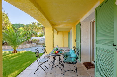 Foto 3 - Casa de 1 habitación en Roquebrune-sur-Argens con piscina privada y jardín